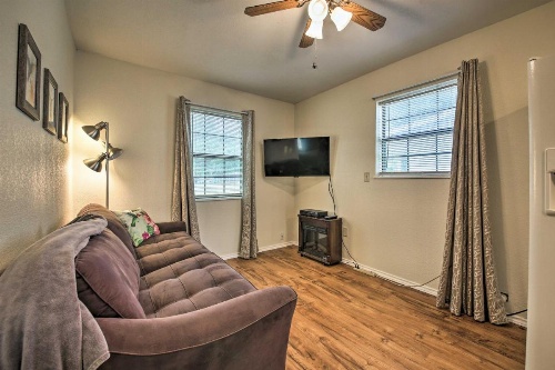 Canyon Lake Cottage with BBQ 1 Mi to Guadalupe River! image 18