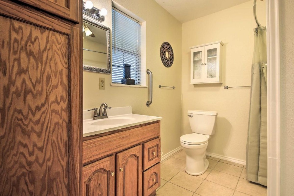 Canyon Lake Cottage with BBQ 1 Mi to Guadalupe River! Image 23