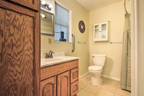 Canyon Lake Cottage with BBQ 1 Mi to Guadalupe River! image 23