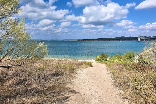 Canyon Lake Cottage with BBQ 1 Mi to Guadalupe River! image 4