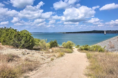 Canyon Lake Cottage with BBQ 1 Mi to Guadalupe River! image 5
