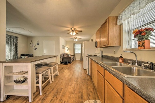 Canyon Lake Cottage with BBQ 1 Mi to Guadalupe River! image 8